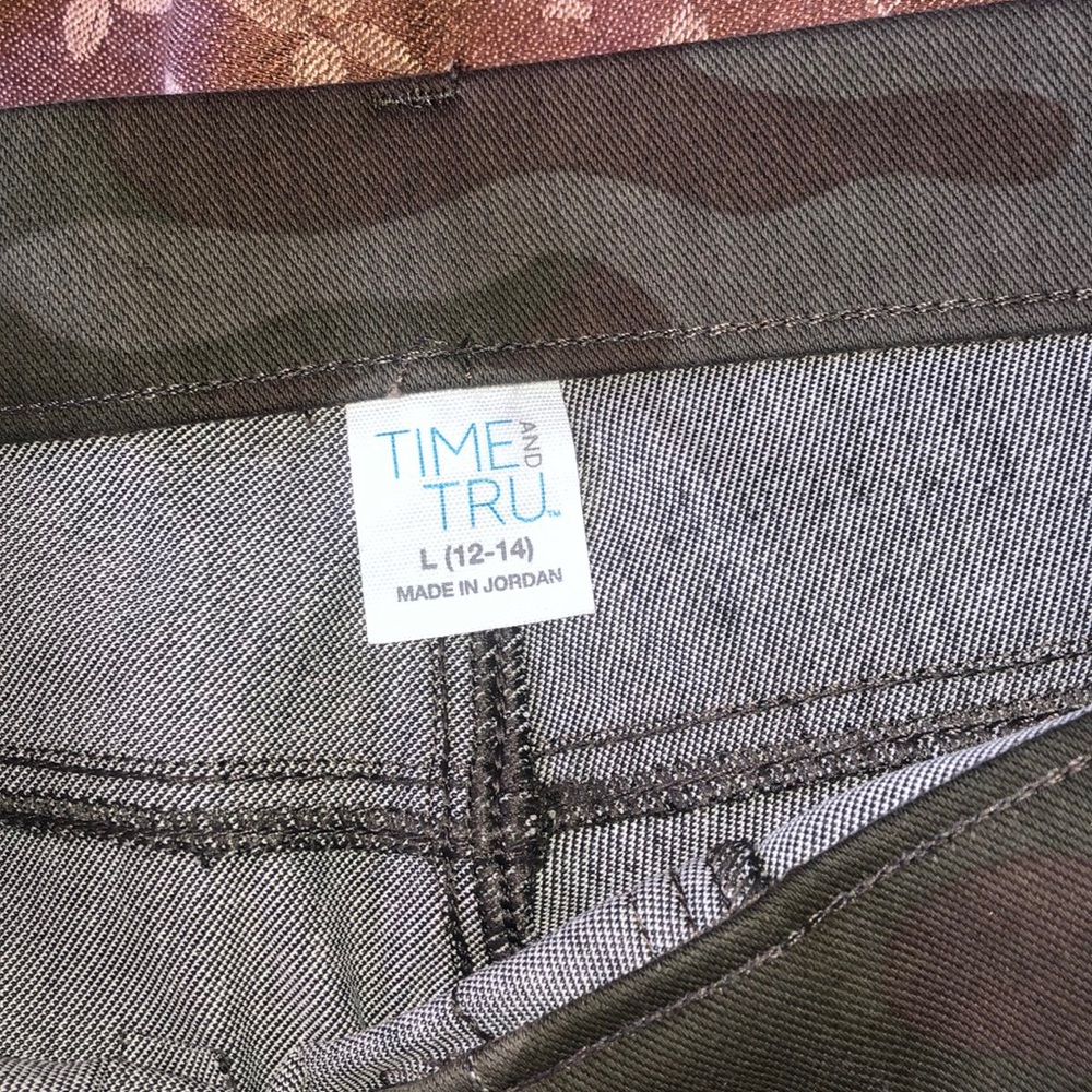 New never worn too big in size